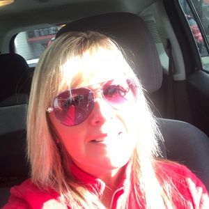 Meet your Posher, Bobbijo